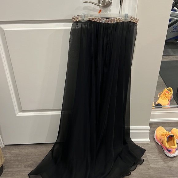 La Femme Prom Dress - Picture 4 of 4